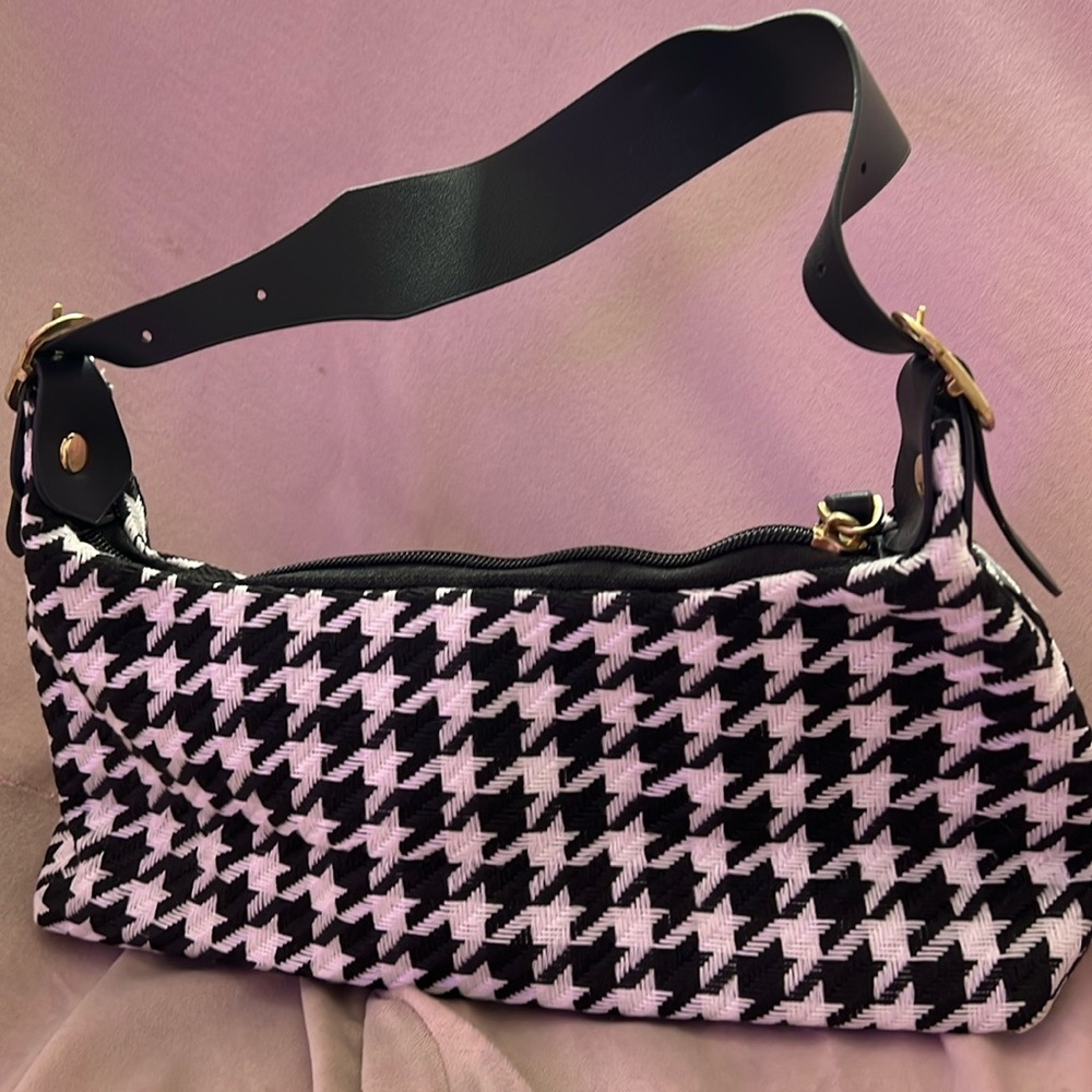 Black and white print purse